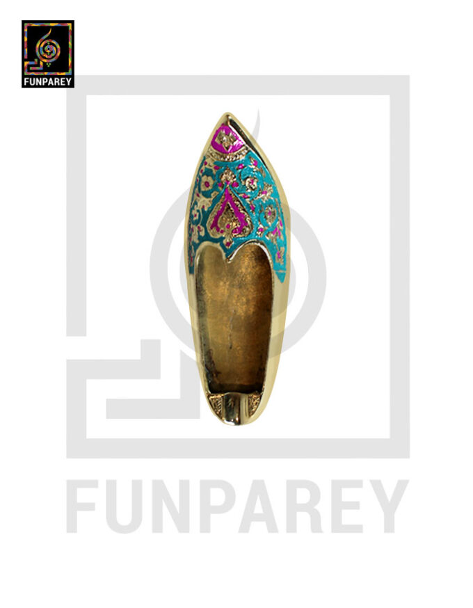 Traditional Shoe Shaped Brass Ashtray - Image 5