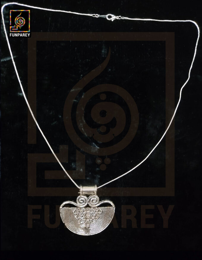 Oxidized Metal Jewelry Pendant "Uchiwa" - Image 2