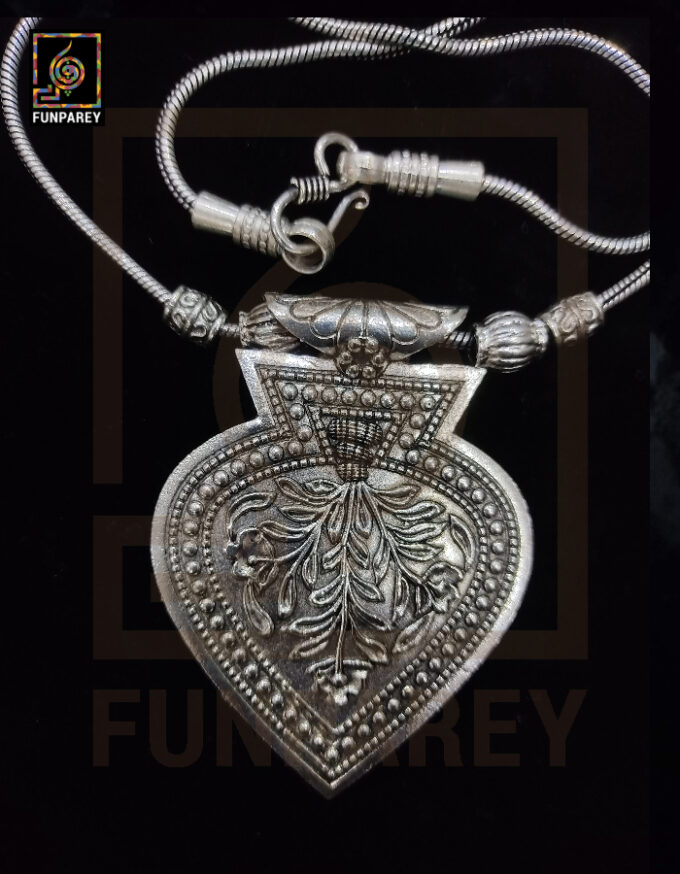 Oxidized Metal Jewelry Pendant "Ace of Spades" - Image 3