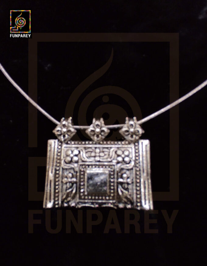 Oxidized Metal Jewelry Pendant "Chest"