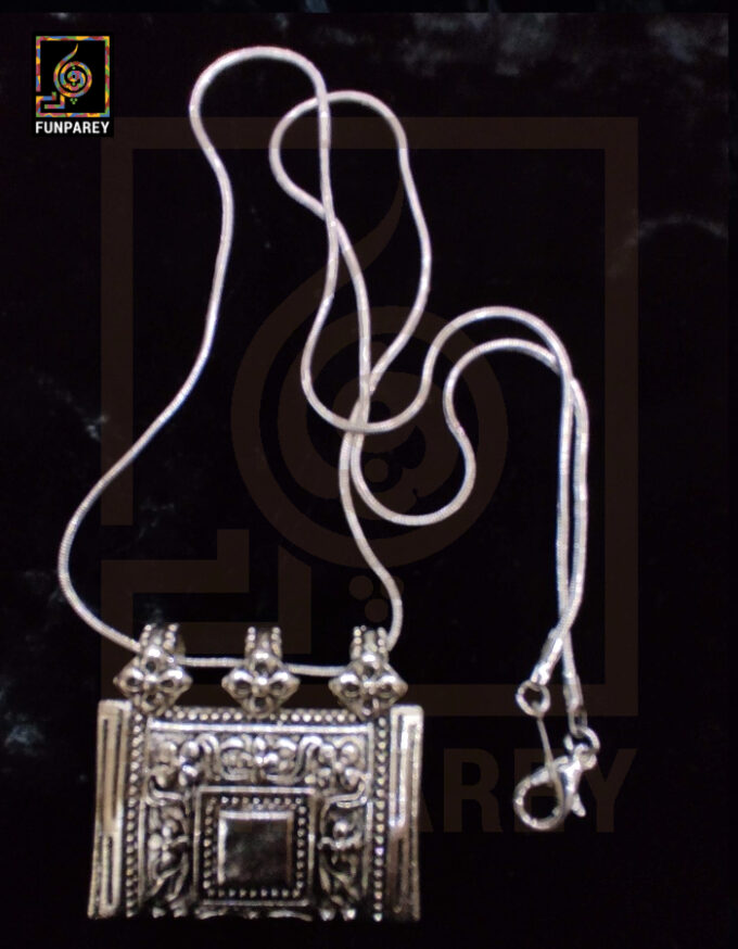 Oxidized Metal Jewelry Pendant "Chest" - Image 3