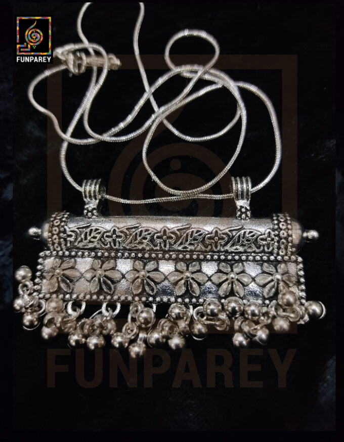 Oxidized Metal Jewelry Pendant "Relic" - Image 2