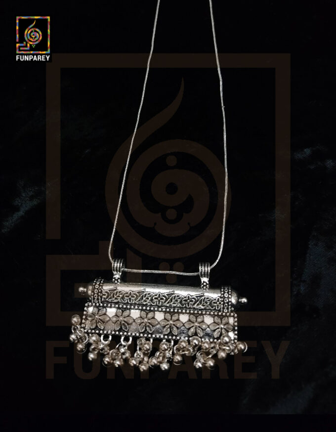 Oxidized Metal Jewelry Pendant "Relic" - Image 3