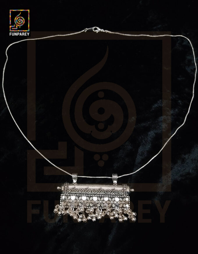 Oxidized Metal Jewelry Pendant "Relic" - Image 4