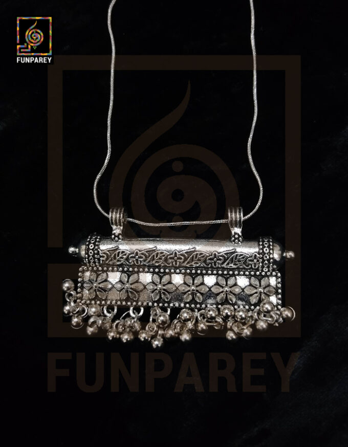 Oxidized Metal Jewelry Pendant "Relic" - Image 5