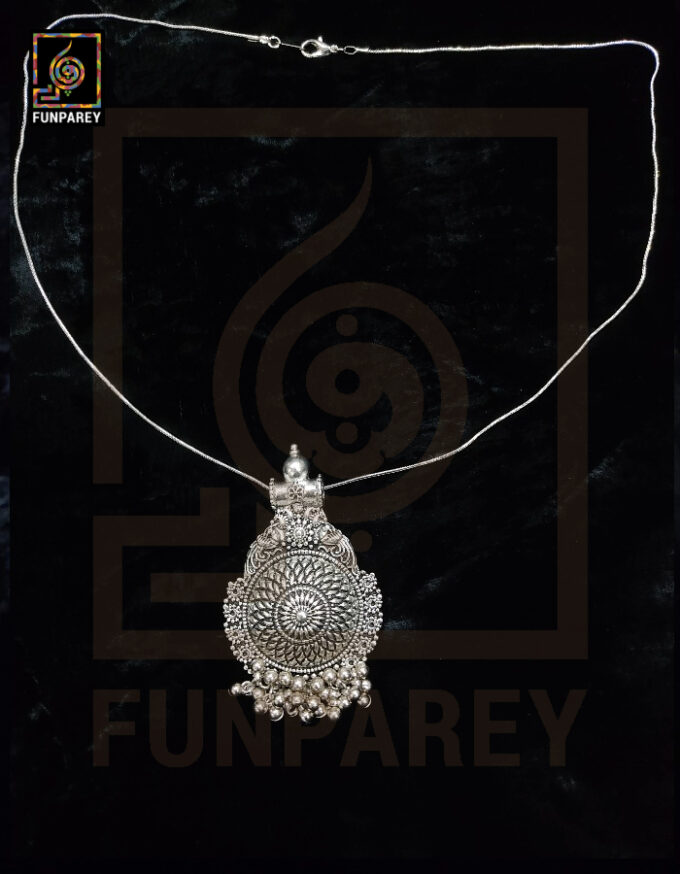 Oxidized Metal Jewelry Pendant "Parma" - Image 3