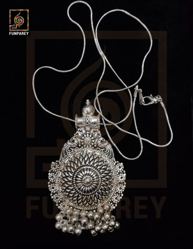 Oxidized Metal Jewelry Pendant "Parma" - Image 2