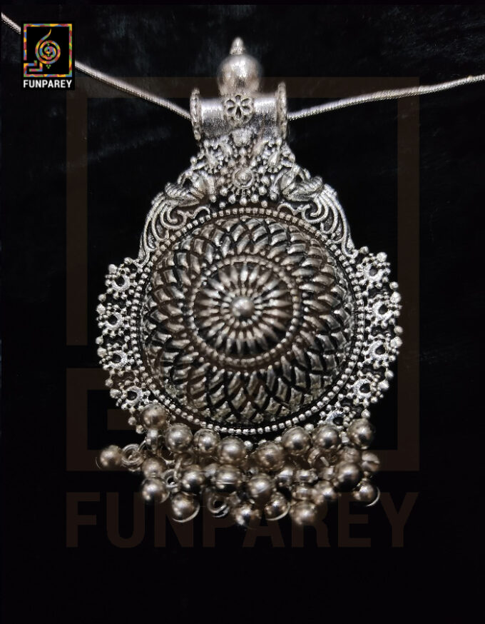Oxidized Metal Jewelry Pendant "Parma"