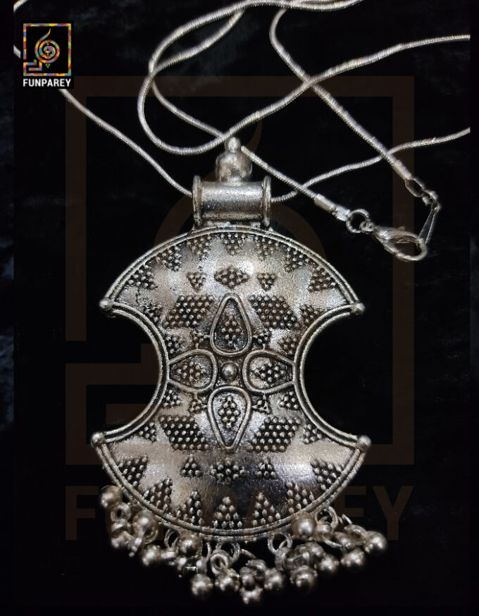 Oxidized Metal Jewelry Pendant "Heather"