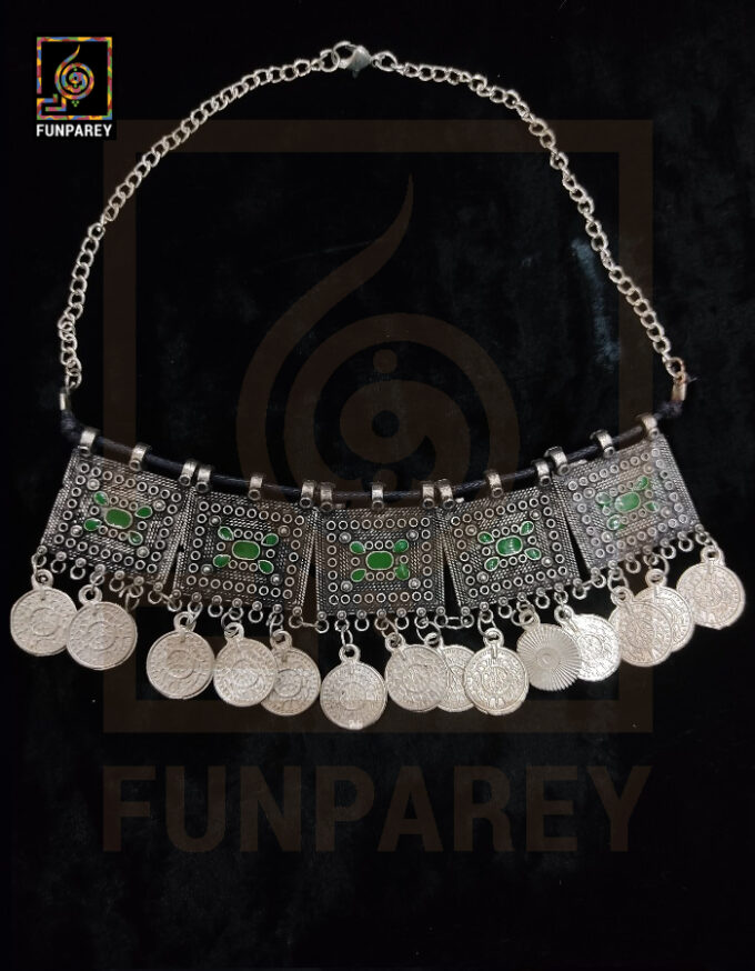 Oxidized Metal Jewelry Choker "Jadeite"