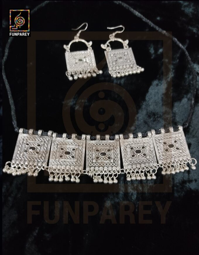 Oxidized Metal Jewelry Choker Set "Stygian Fair" - Image 2