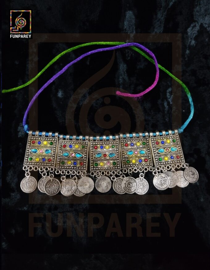 Oxidized Metal Jewelry Choker "Demure Jazzed"