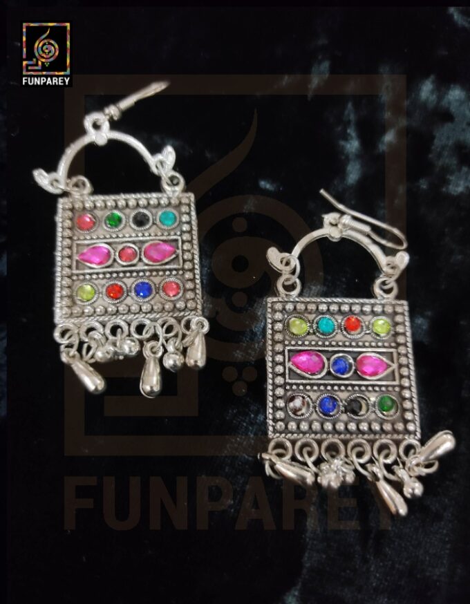 Oxidized Metal Earrings "Demuric" - Image 3