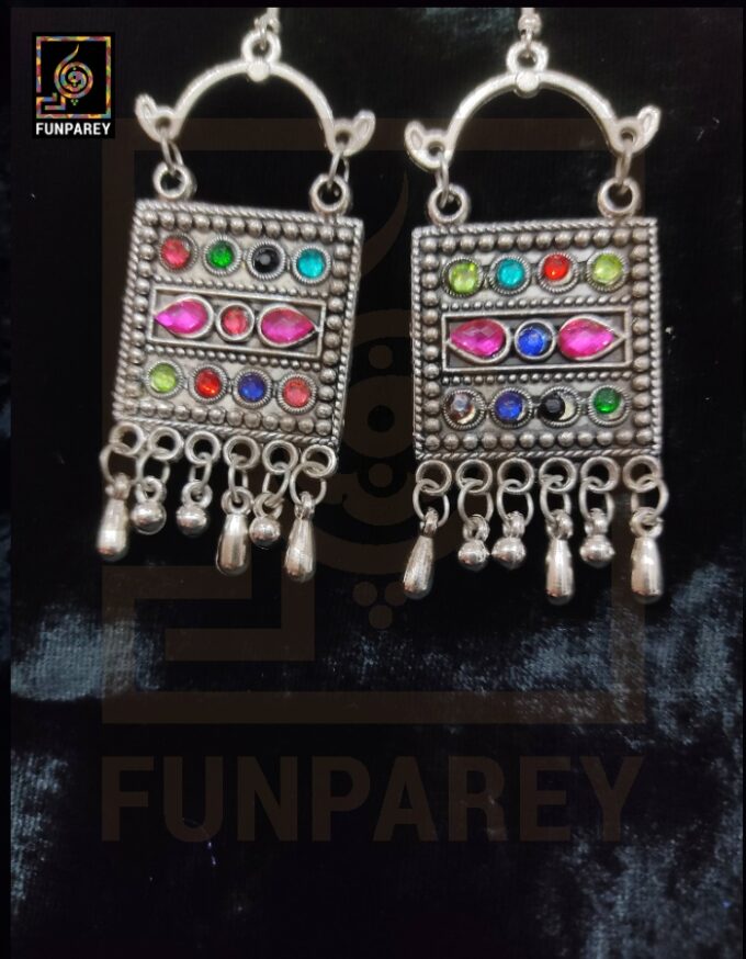 Oxidized Metal Earrings "Demuric" - Image 4