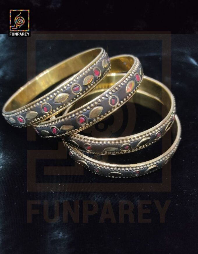 Ethnic Tribal Metallic Sleek Bangle Set "Rubeus"
