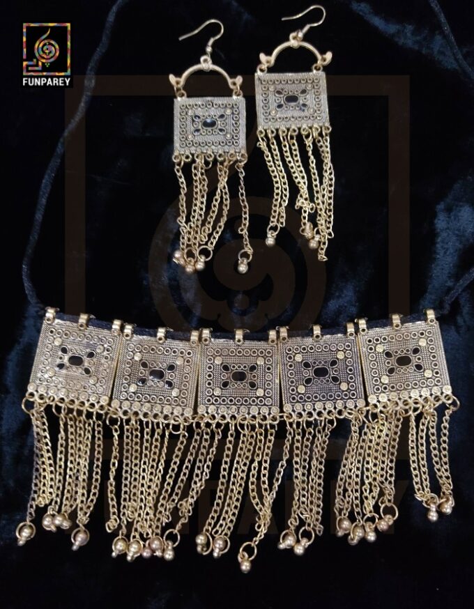 Oxidized Metal Jewelry Choker Set "Stygian Auric"
