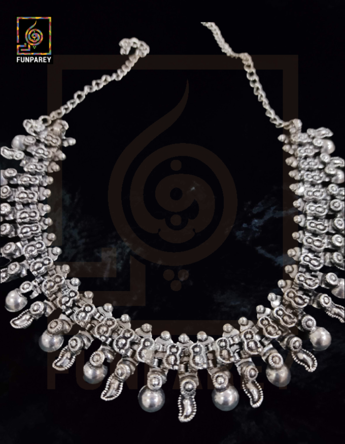 Oxidized Metal Tribal Necklace "Ebullience" - Image 3