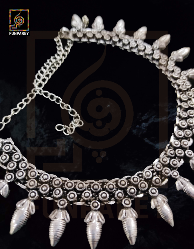 Oxidized Metal Tribal Necklace "Balletic" - Image 2