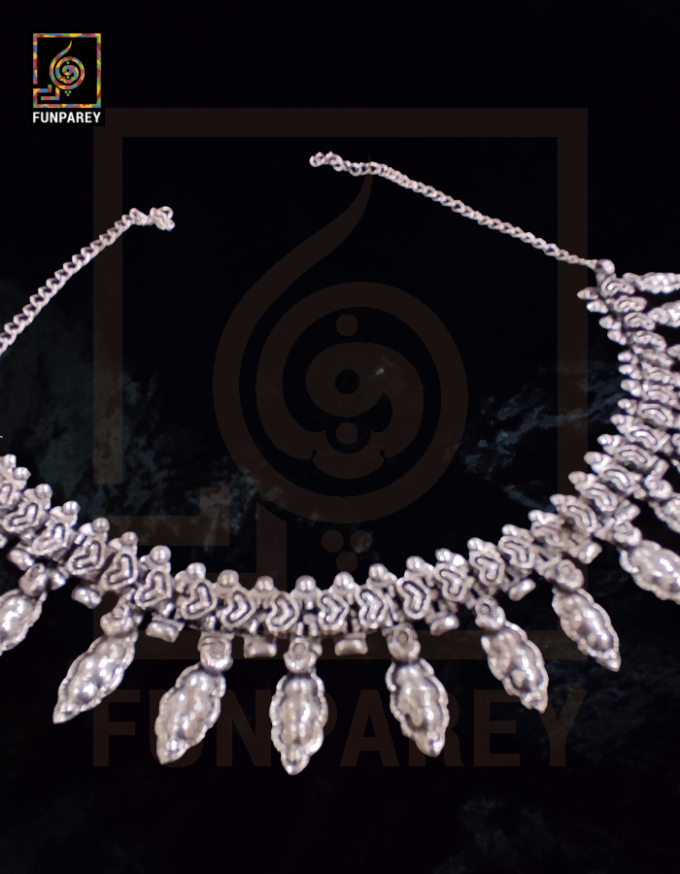 Oxidized Metal Tribal Necklace "Lithe" - Image 8