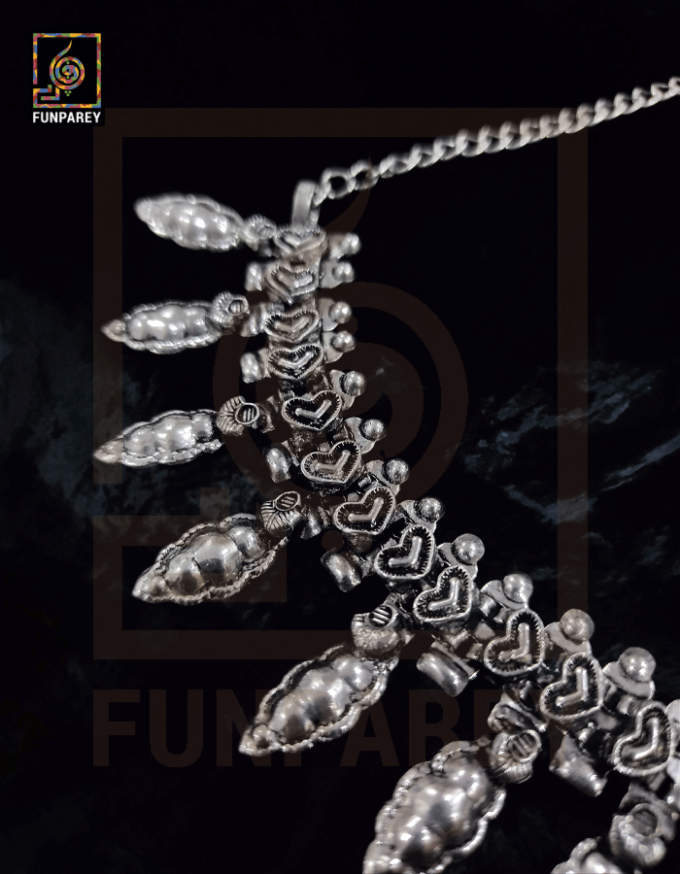 Oxidized Metal Tribal Necklace "Lithe" - Image 4