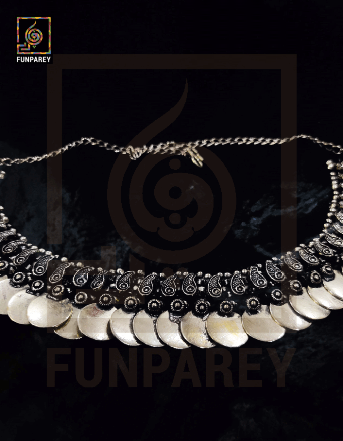 Oxidized Metal Tribal Necklace "Ethereal Aurum" - Image 5