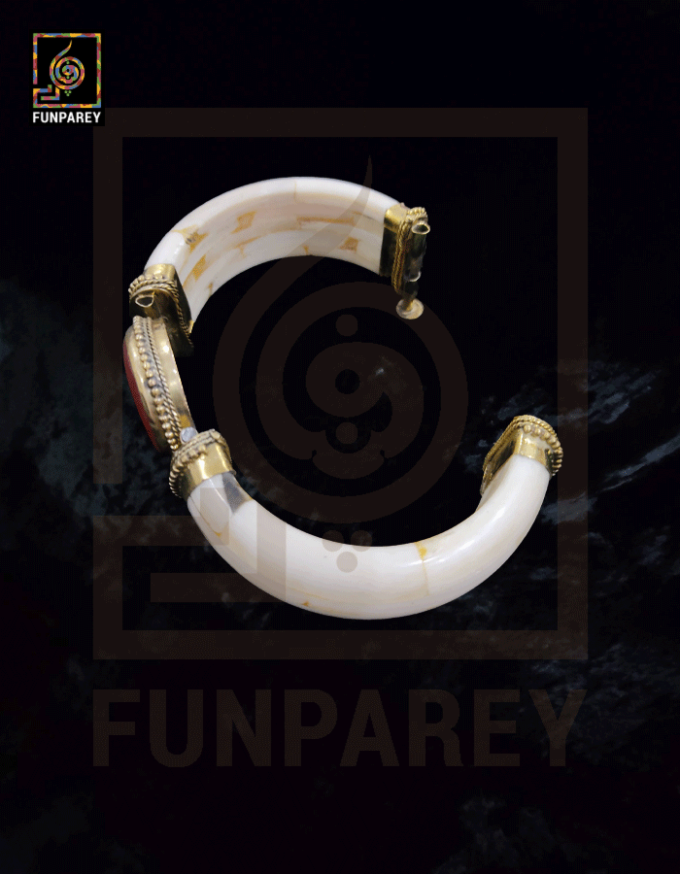 Ethnic Tribal Camel Bone Bracelet with Black Agate Stone - Image 7