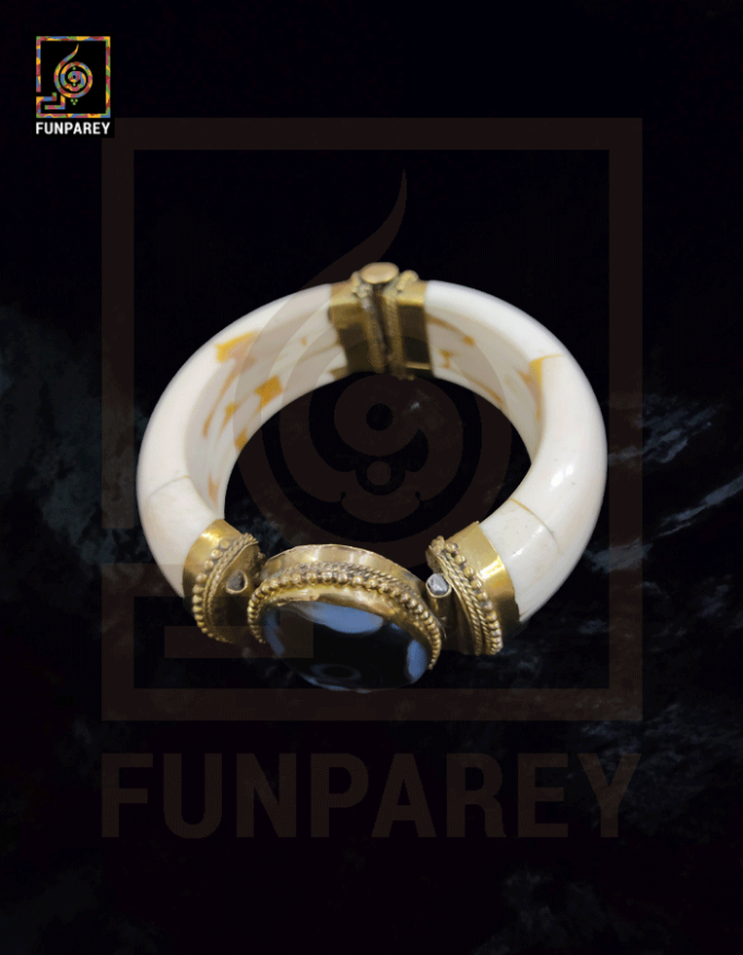 Ethnic Tribal Camel Bone Bracelet with Black Agate Stone - Image 5