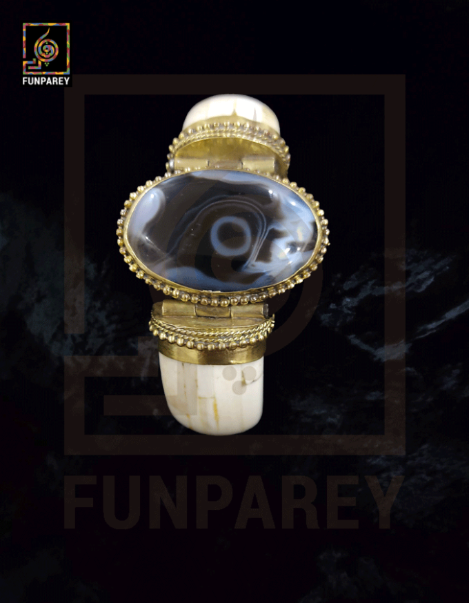 Ethnic Tribal Camel Bone Bracelet with Black Agate Stone - Image 3