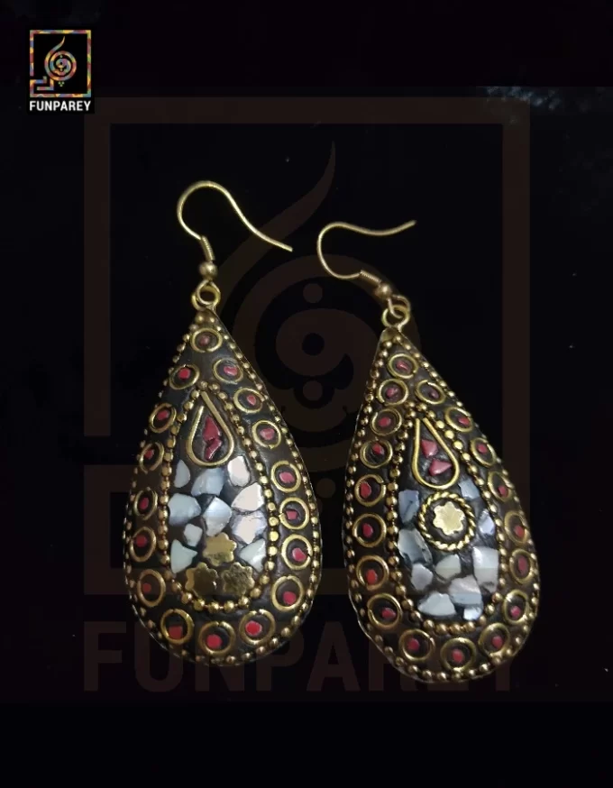 Ethnic Tribal Metallic Earrings "Opulent White"
