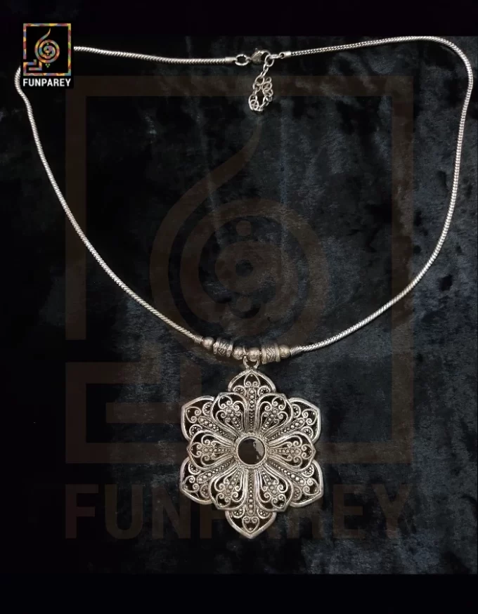Oxidized Metal Jewelry Pendant "Floral" - Image 4
