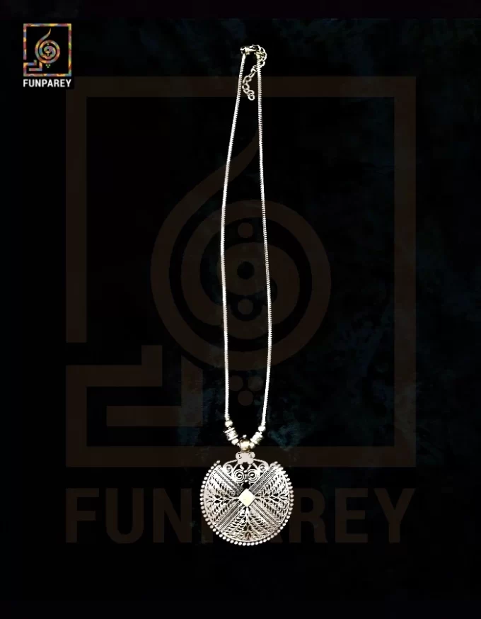 Oxidized Metal Jewelry Pendant "Cleopatra" - Image 6