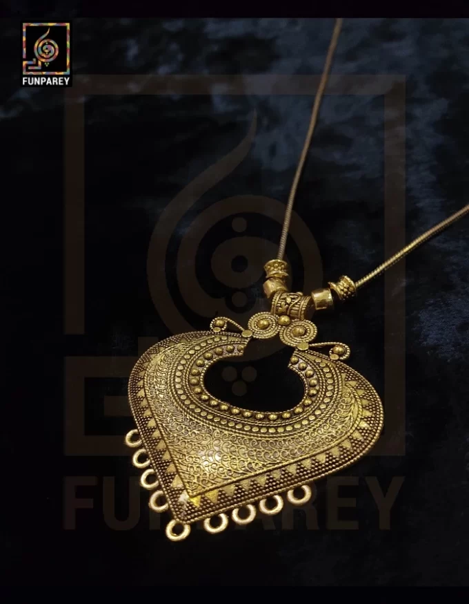 Oxidized Metal Jewelry Pendant "Hukum Auric" - Image 3