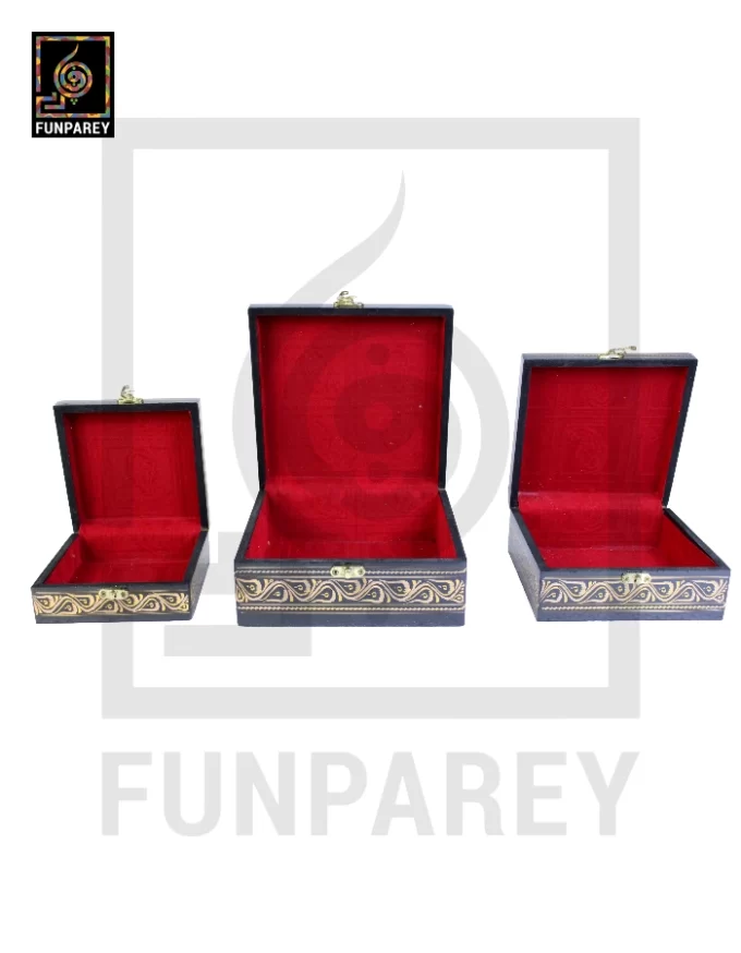 Jewelry Box Set With Nakshi - Image 2