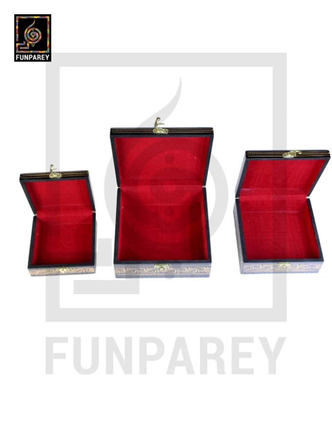 Jewelry Box Set With Nakshi - Image 3